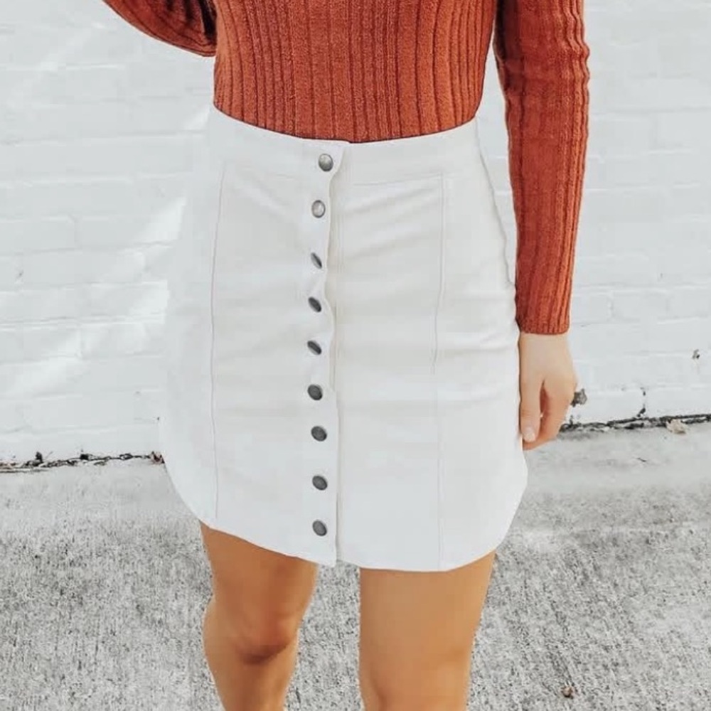 BB Dakota Cream Button-Front Mini Skirt